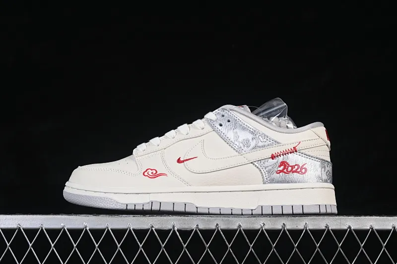 All categories Nk SB Dunk Series Nk SB Dunk Low High-end customized low-top sneakers Nike SB Dunk Low Year of the Horse limited edition Silver Chinese style High-end customized low-top casual sneakers DS6608-022